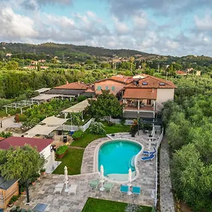  Farm stay Montefabbrello Italy